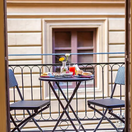 Alojamento de Acomodação e Pequeno-almoço Opera Dei Pupi 4*