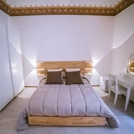 Alojamento de Acomodação e Pequeno-almoço Opera Dei Pupi 4*