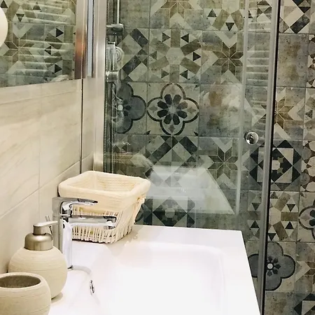 Alojamento de Acomodação e Pequeno-almoço Opera Dei Pupi 4*